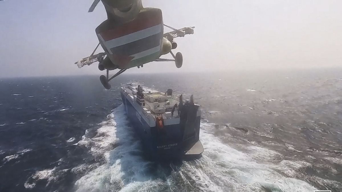 Piráti unesli bulharskou nákladní loď. Na pomoc jí spěchá španělské válečné plavidlo